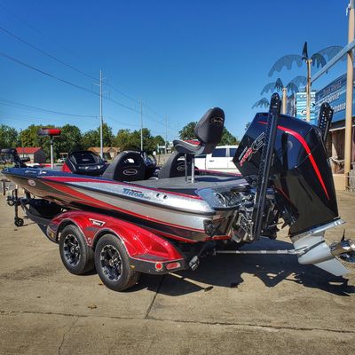 Triton 21TRX Patriot - main image