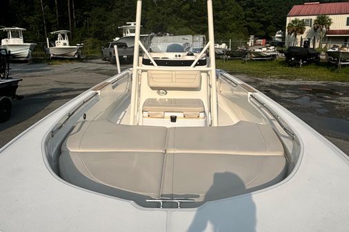 Boston Whaler 190 Montauk image