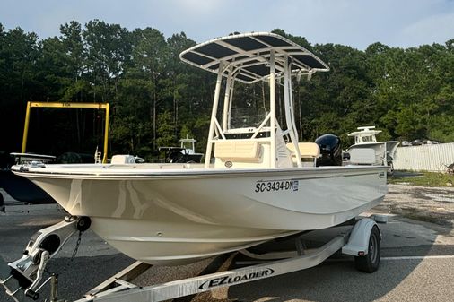 Boston Whaler 190 Montauk image