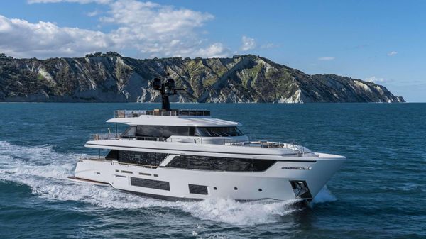 Custom Line Navetta 30 