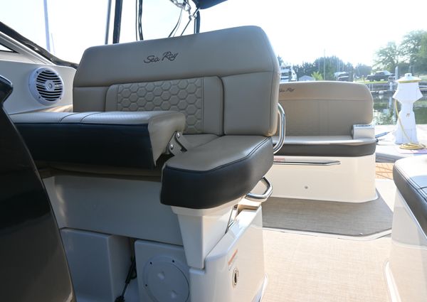 Sea Ray Sundancer 260 image