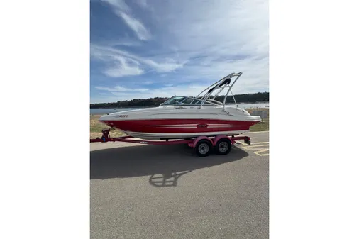 Sea Ray 200 Sundeck 