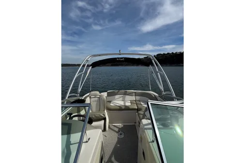 Sea Ray 200 Sundeck image