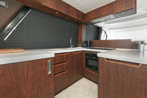 Galeon 500 Fly image