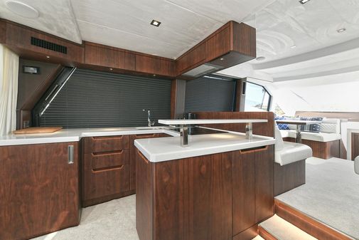 Galeon 500 Fly image