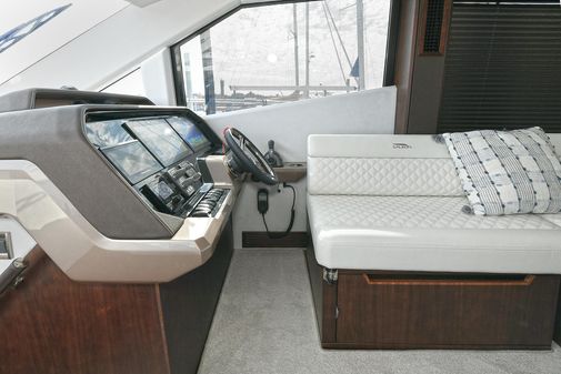 Galeon 500 Fly image