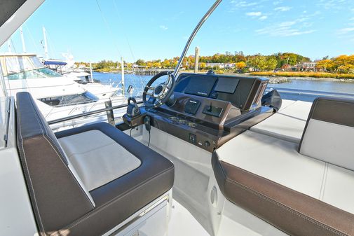 Galeon 500 Fly image