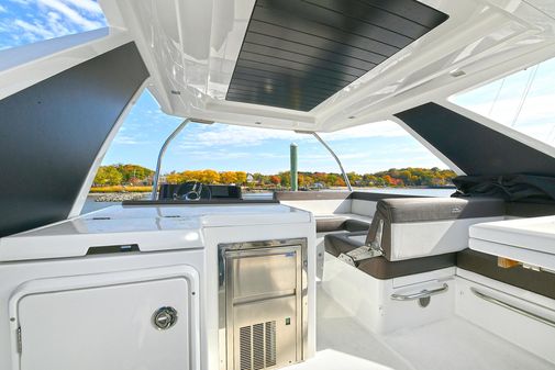 Galeon 500 Fly image