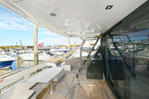 Galeon 500 Fly image