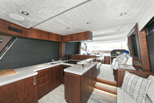 Galeon 500 Fly image