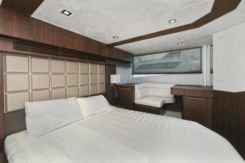 Galeon 500 Fly image