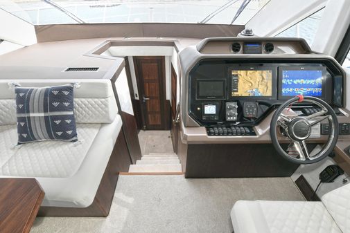 Galeon 500 Fly image