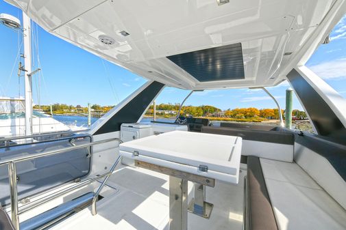 Galeon 500 Fly image