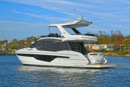 Galeon 500 Fly image