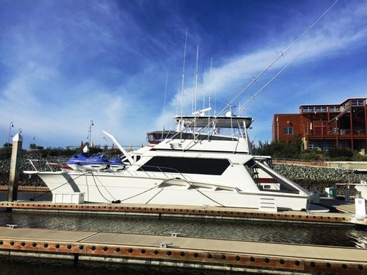 Hatteras Convertible 58' - main image