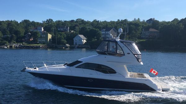 Sea Ray 44 Sedan Bridge