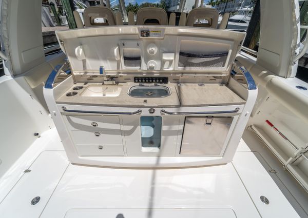 Boston Whaler 420 Outrage image