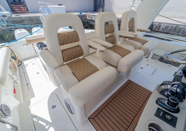 Boston Whaler 420 Outrage image