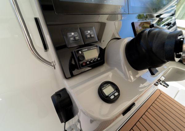 Boston Whaler 420 Outrage image