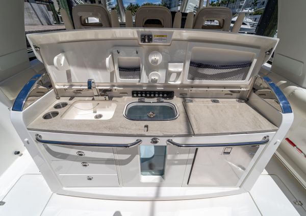 Boston Whaler 420 Outrage image