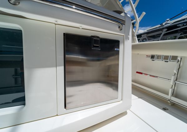 Boston Whaler 420 Outrage image