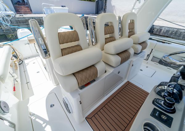 Boston Whaler 420 Outrage image