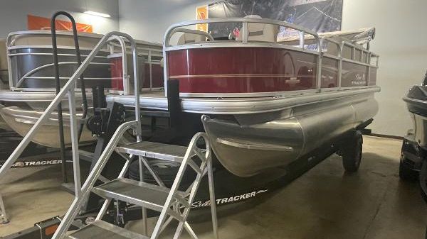 Sun Tracker Bass Buggy 18 DLX 