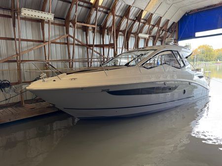 Sea Ray Sundancer 350 Coupe image