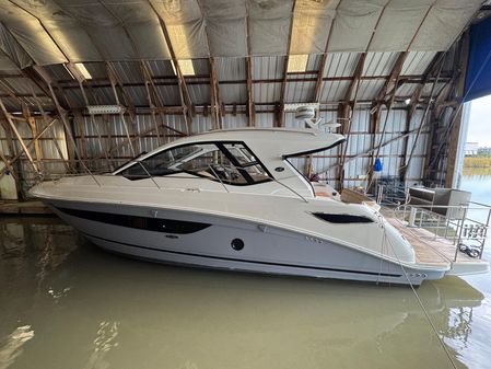 Sea Ray Sundancer 350 Coupe image