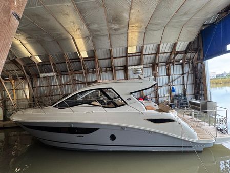 Sea Ray Sundancer 350 Coupe image