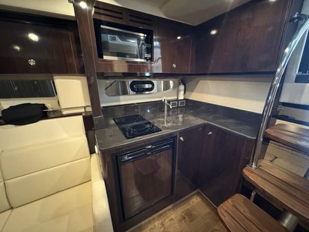 Sea Ray Sundancer 350 Coupe image