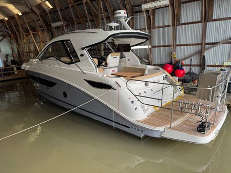 Sea Ray Sundancer 350 Coupe image