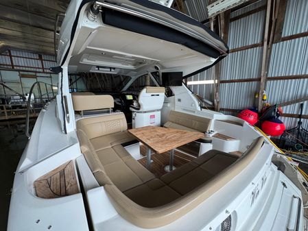 Sea Ray Sundancer 350 Coupe image