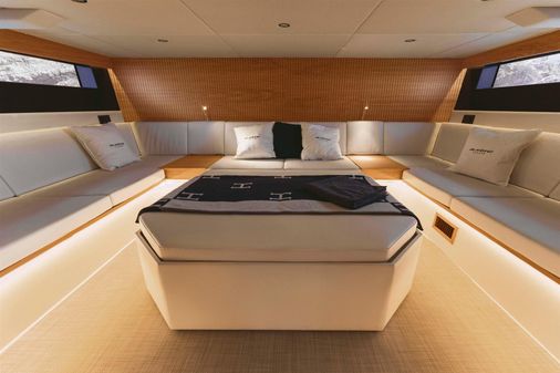 De Antonio Yachts 42 open image