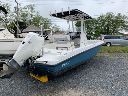 Boston-whaler 210-DAUNTLESS - main image