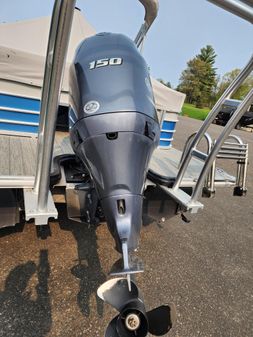 Sylvan Mirage Cruise 8522 Entertainer LE image