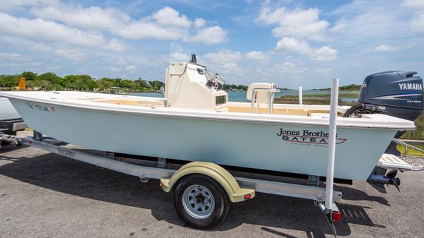 Jones Brothers 20 Bateau 