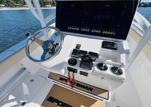 Sportsman Open 282 Center Console image