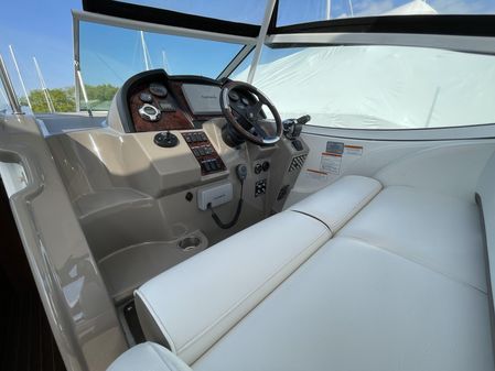 Cruisers Yachts 330 Express image