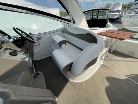 Cruisers Yachts 330 Express image