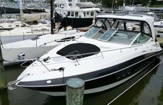 Cruisers Yachts 330 Express image