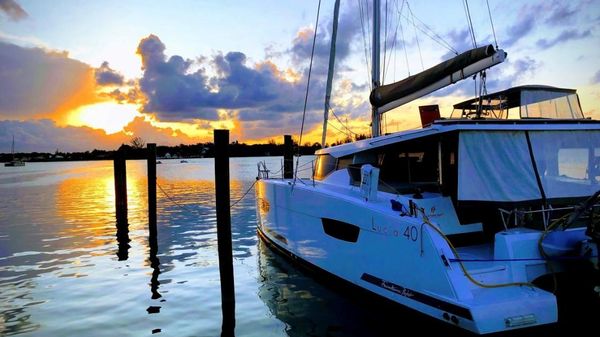 Fountaine Pajot Lucia 40