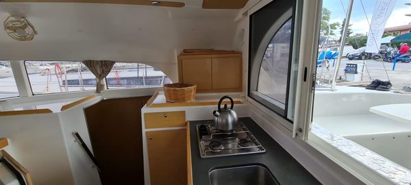 Lagoon 380 image