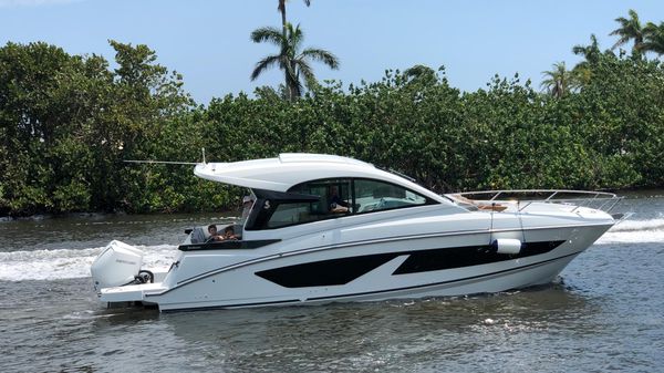 Beneteau Gran Turismo 32 Outboard