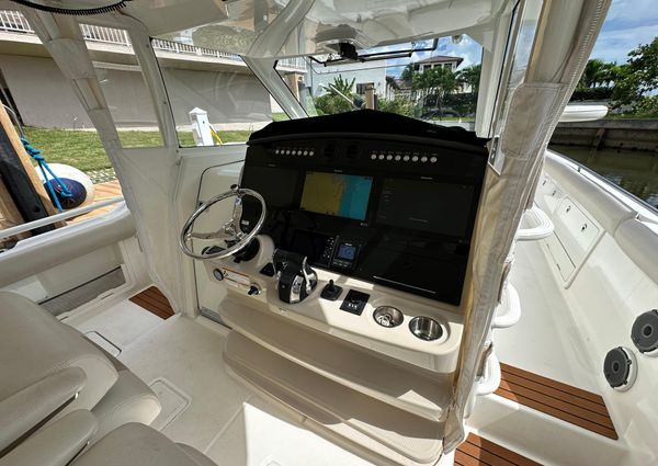 Boston-whaler 420-OUTRAGE image