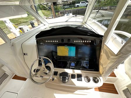 Boston Whaler 420 Outrage image