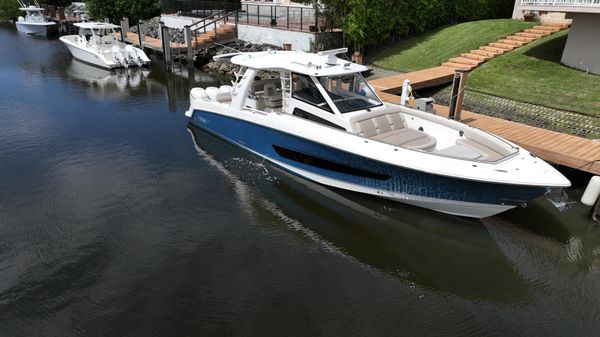 Boston Whaler 420 Outrage image