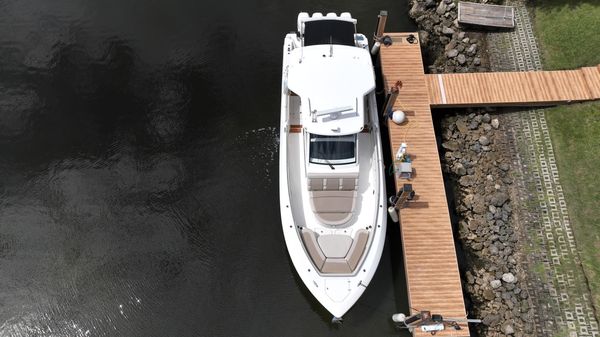 Boston Whaler 420 Outrage image