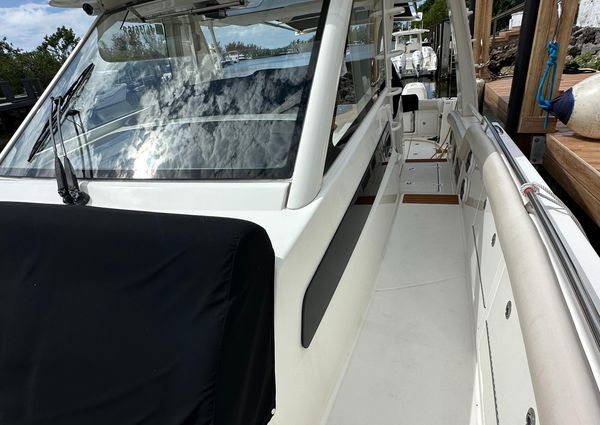 Boston-whaler 420-OUTRAGE image