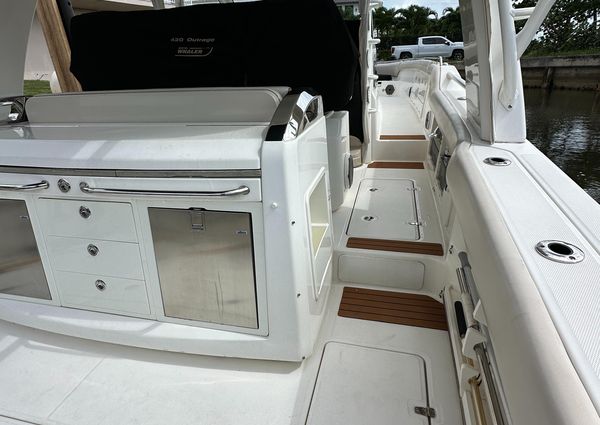 Boston-whaler 420-OUTRAGE image